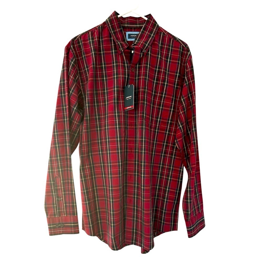 Arrow Red and Black Plaid Button Down Shirt *M*
